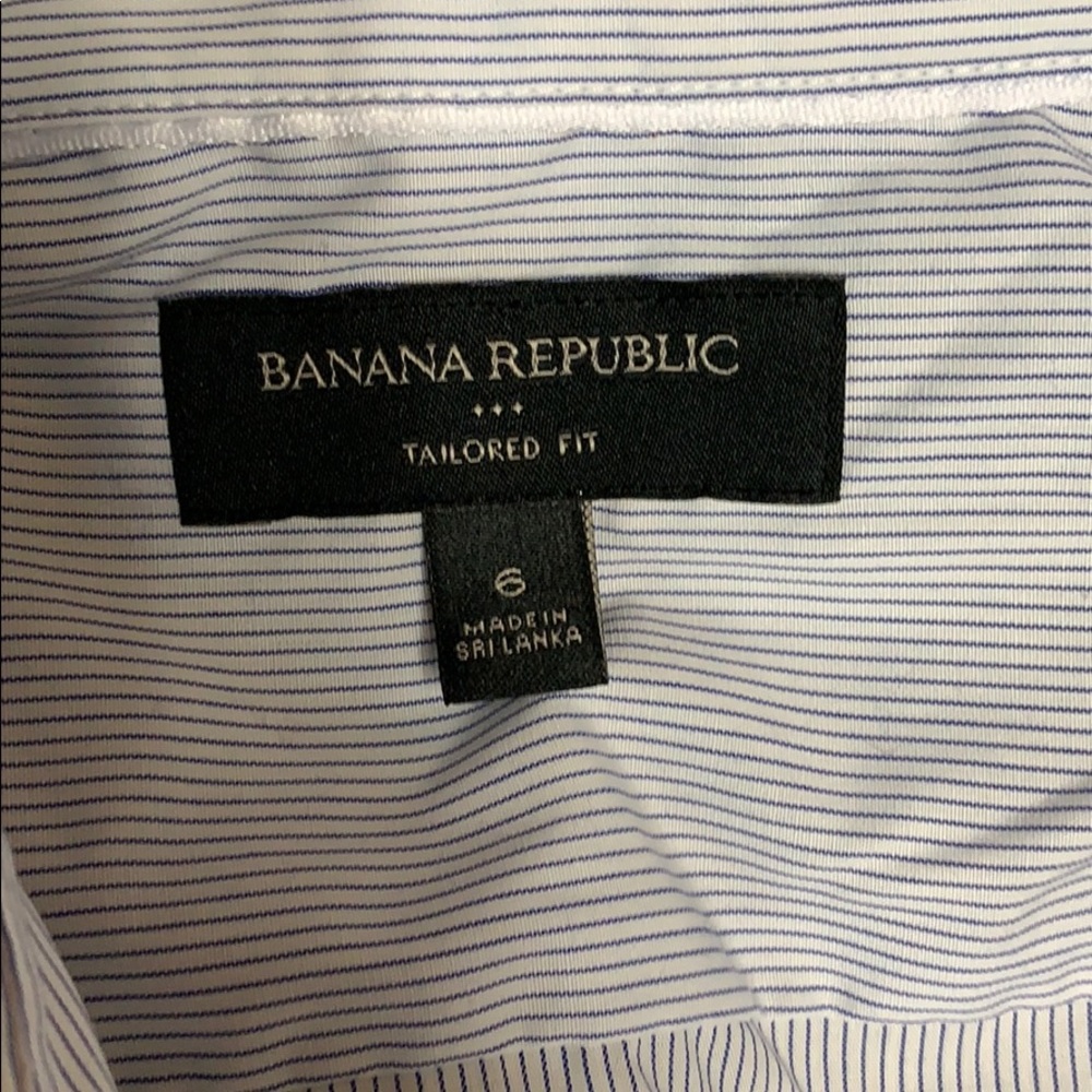 Women’s banana republic button down - Picture 3 of 3